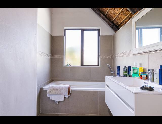 4 BEDROOM HOUSE FOR SALE IN WEST BEACH